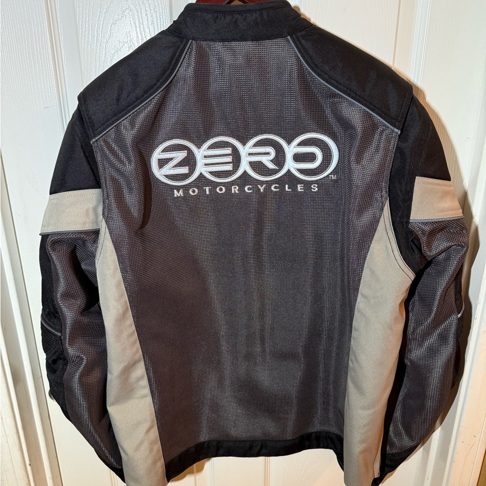 Zero Motorcycles Armored Riding Jacket – XL – Black/Gray – Windproof Protection - Picture 2 of 9